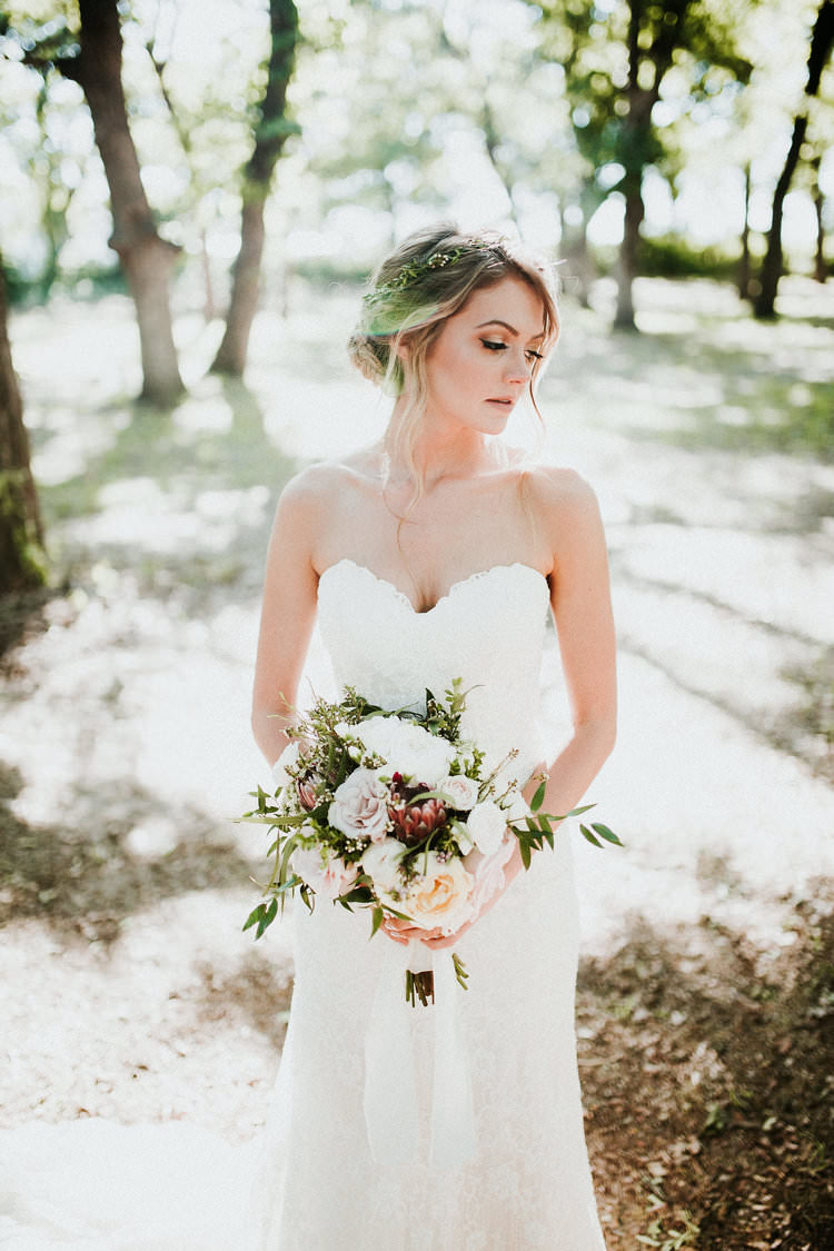 Outdoor Rustic Boho Forest Natural Sweetheart Bride Updo Romantic White Bouquet | Organic Earthy Fun Wedding Oklahoma http://zaynewilliams.com/
