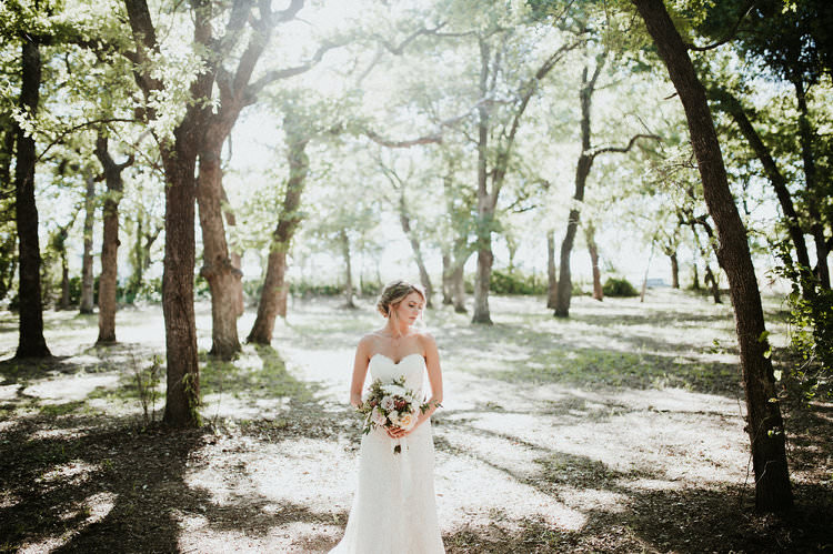 Outdoor Rustic Boho Forest Natural Sweetheart Bride Updo Romantic White Bouquet | Organic Earthy Fun Wedding Oklahoma http://zaynewilliams.com/
