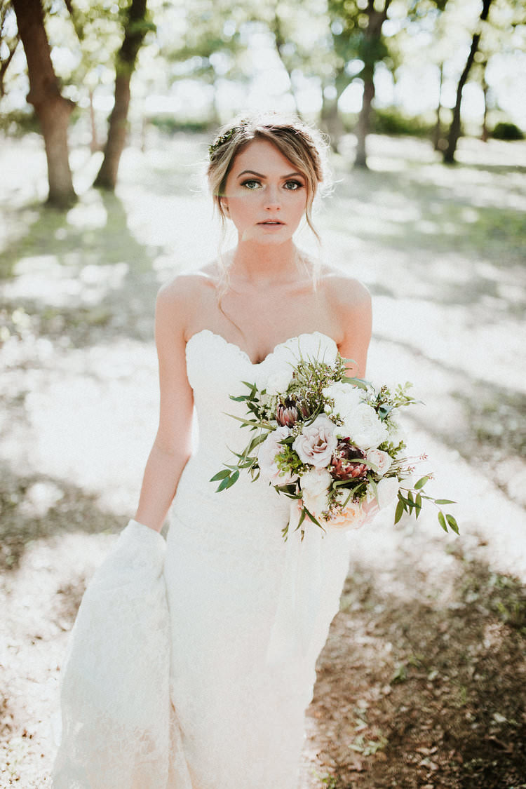 Outdoor Rustic Boho Forest Sweetheart Dress Romantic Blush Bouquet | Organic Earthy Fun Wedding Oklahoma http://zaynewilliams.com/