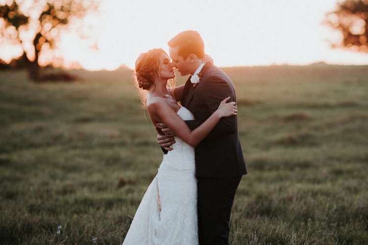 Outdoor Rustic Boho Forest Field Sunset Natural Bride Groom Kiss | Organic Earthy Fun Wedding Oklahoma http://zaynewilliams.com/