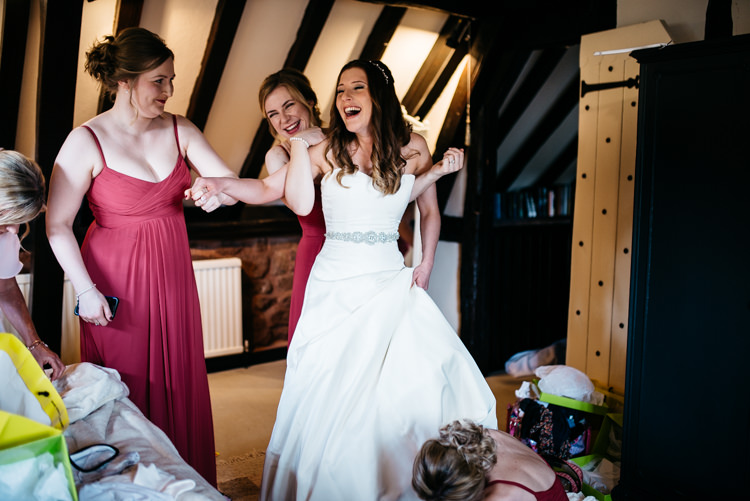 Red Rustic Spring Barn Wedding http://www.jennymacare.com/