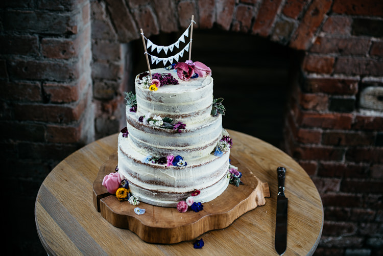 Semi Naked Cake Flowers Log Slice Red Rustic Spring Barn Wedding http://www.jennymacare.com/