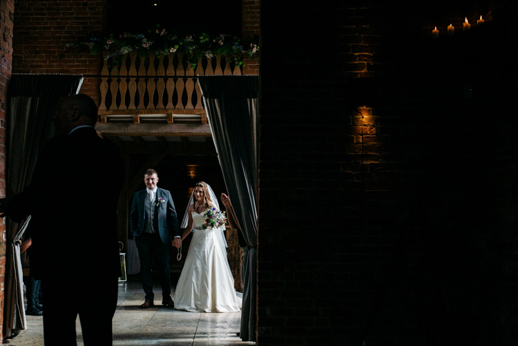 Red Rustic Spring Barn Wedding http://www.jennymacare.com/