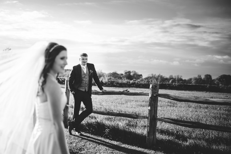 Red Rustic Spring Barn Wedding http://www.jennymacare.com/