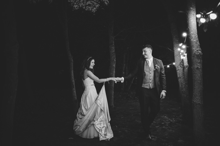 Red Rustic Spring Barn Wedding http://www.jennymacare.com/