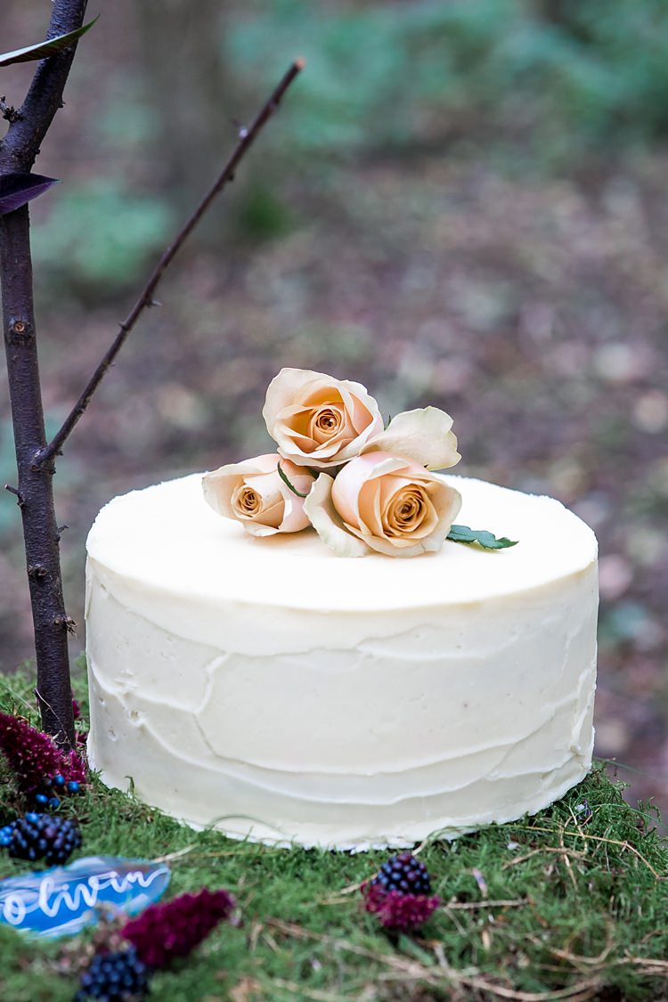 Buttercream Cakes Log Moss Fruit 1970s Gypsy Bohemian Autumn Woodland Wedding Ideas http://carolineopacicphotography.com/
