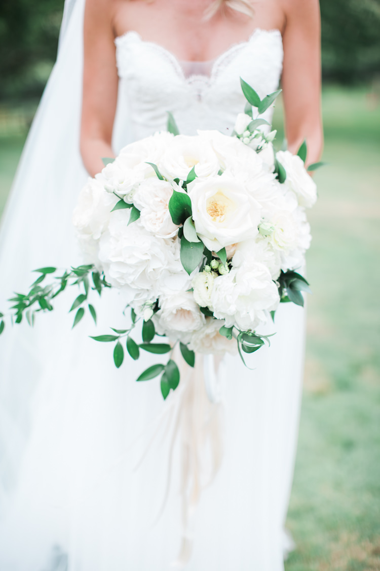 White Bouquet Flowers Rose Hydrangea Bride Bridal Ribbons Peonies Fresh Modern Countryside Outdoor Wedding https://www.nikkismoments.com/