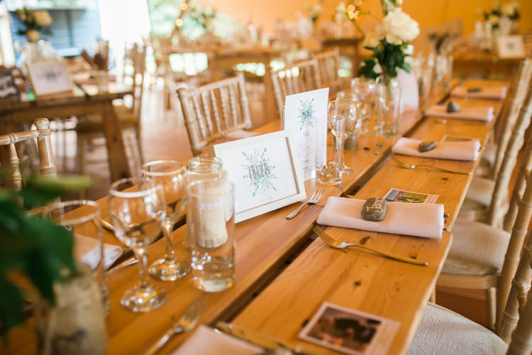 Fresh Modern Countryside Outdoor Wedding https://www.nikkismoments.com/