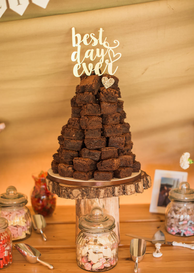 Brownie Tower Cake Stack Fresh Modern Countryside Outdoor Wedding https://www.nikkismoments.com/