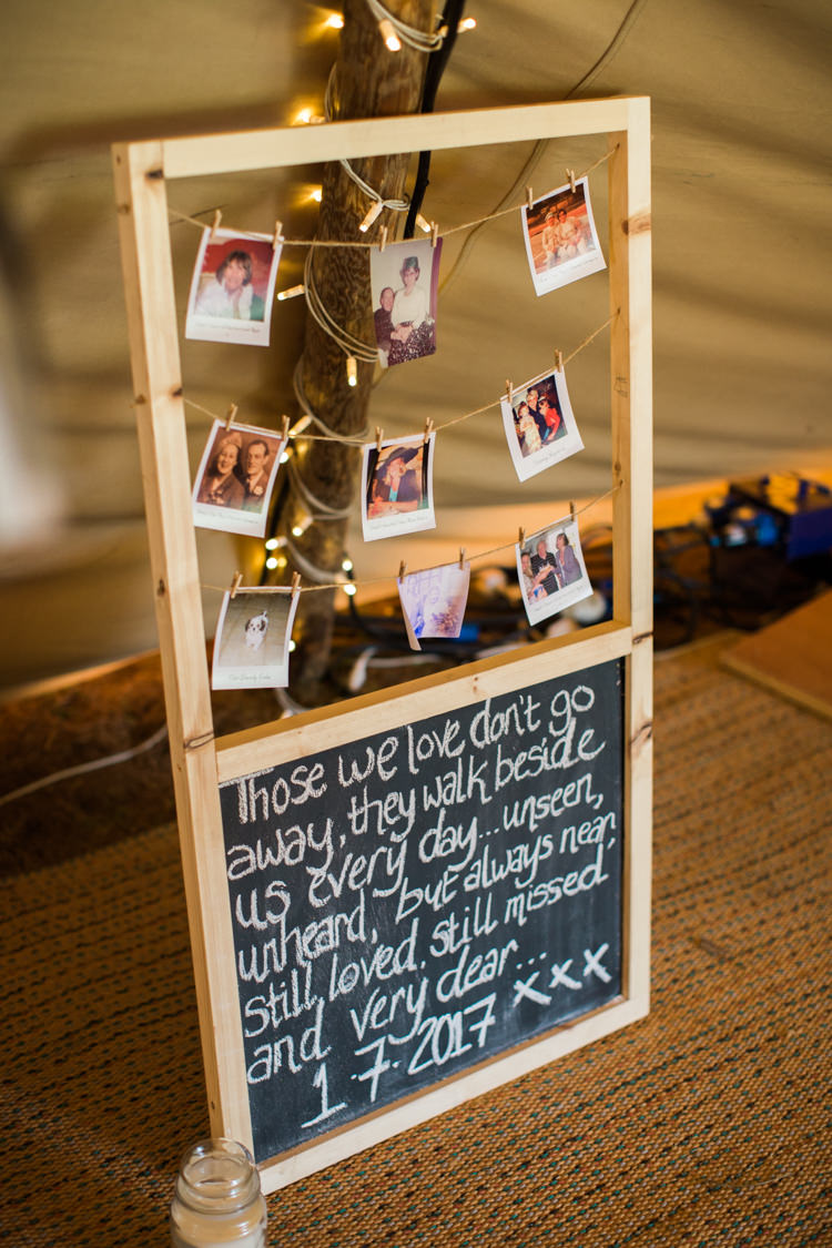 Remember Lost Loved Ones Photos Memories Fresh Modern Countryside Outdoor Wedding https://www.nikkismoments.com/