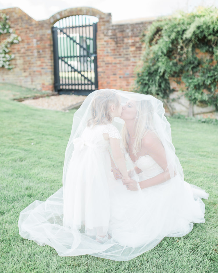 Flower Girl Veil Bride Fresh Modern Countryside Outdoor Wedding https://www.nikkismoments.com/