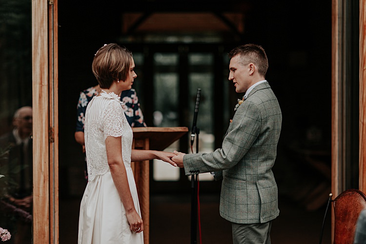 Beautiful Simple Relaxed Barn Wedding http://jenmarino.com/