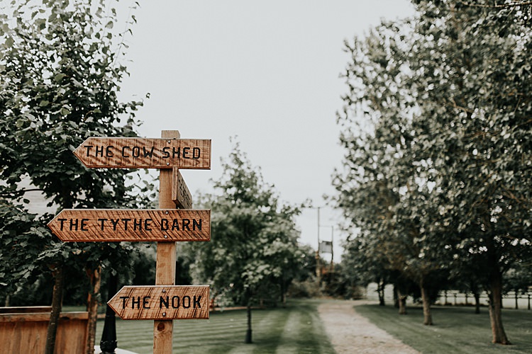 Beautiful Simple Relaxed Barn Wedding http://jenmarino.com/