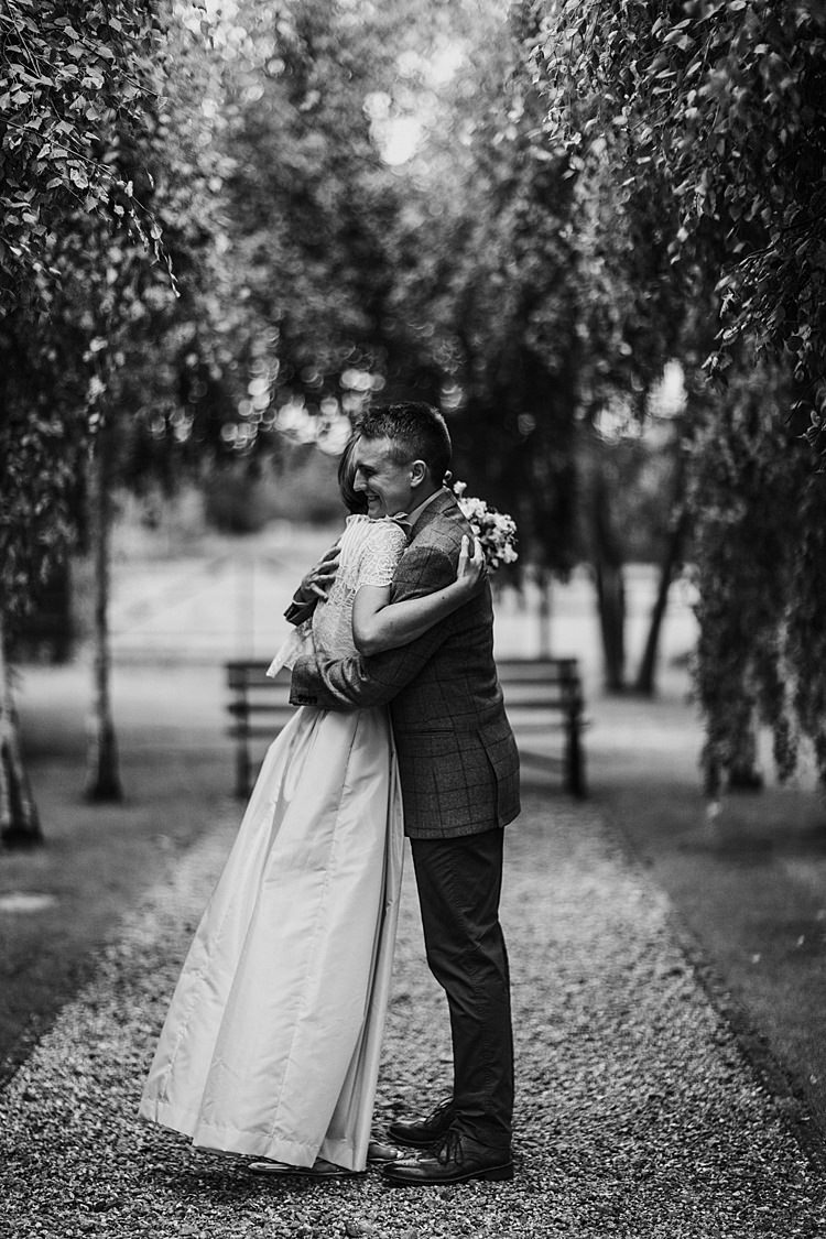 Beautiful Simple Relaxed Barn Wedding http://jenmarino.com/