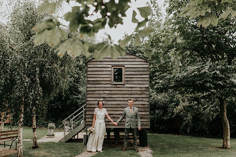Beautiful Simple Relaxed Barn Wedding http://jenmarino.com/
