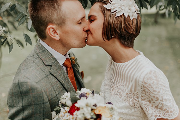 Beautiful Simple Relaxed Barn Wedding http://jenmarino.com/