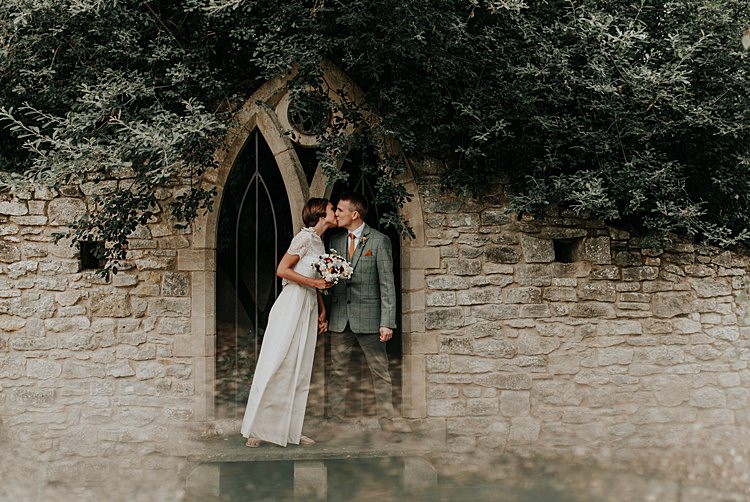 Beautiful Simple Relaxed Barn Wedding http://jenmarino.com/