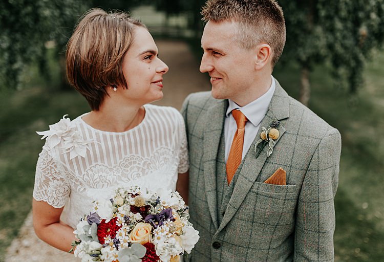 Beautiful Simple Relaxed Barn Wedding http://jenmarino.com/