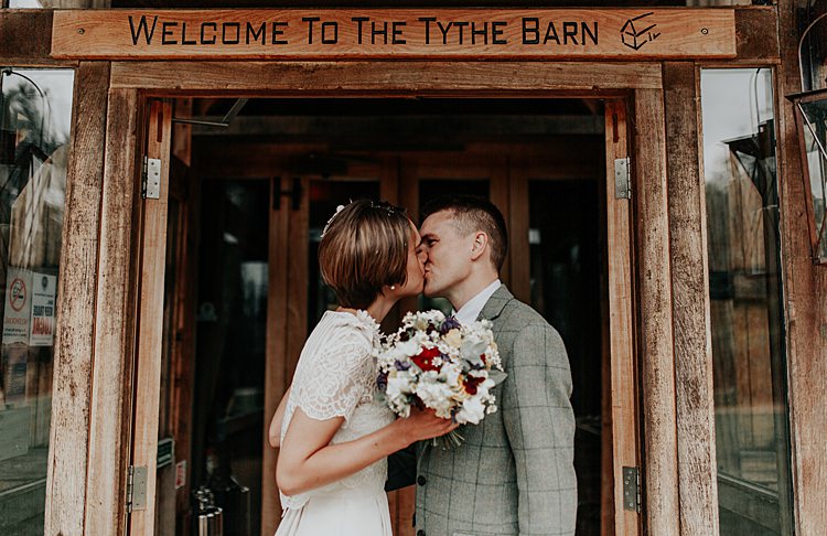 Beautiful Simple Relaxed Barn Wedding http://jenmarino.com/