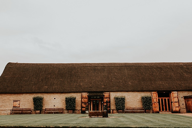 Beautiful Simple Relaxed Barn Wedding http://jenmarino.com/