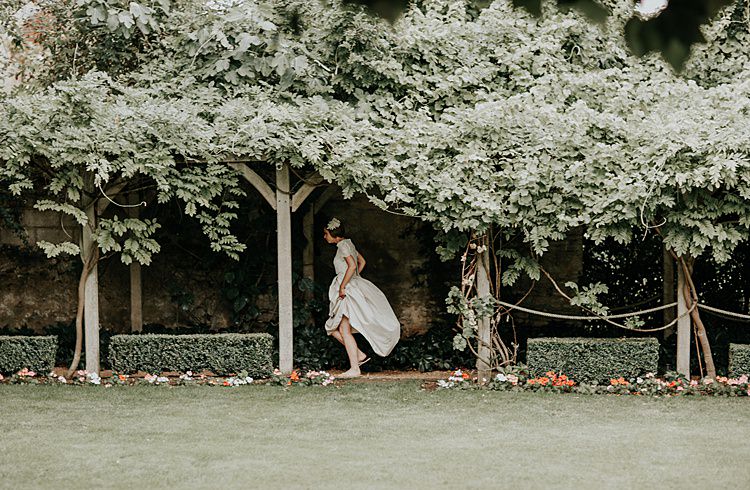 Beautiful Simple Relaxed Barn Wedding http://jenmarino.com/
