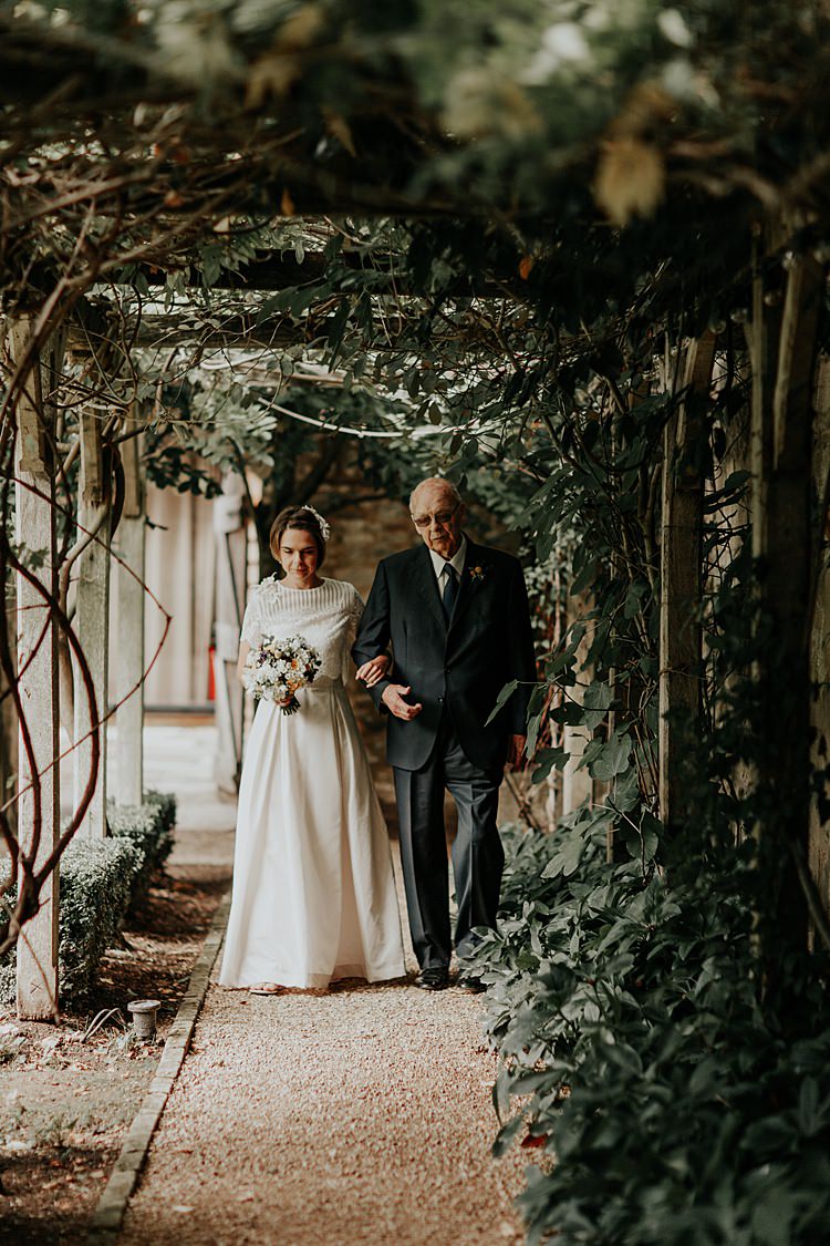 Beautiful Simple Relaxed Barn Wedding http://jenmarino.com/