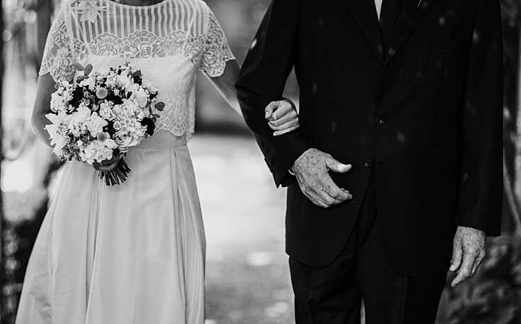 Beautiful Simple Relaxed Barn Wedding http://jenmarino.com/