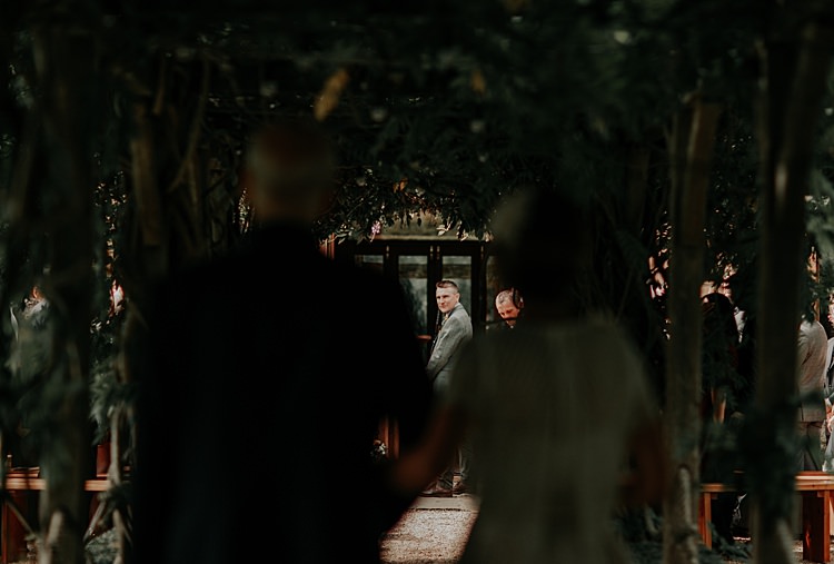 Beautiful Simple Relaxed Barn Wedding http://jenmarino.com/