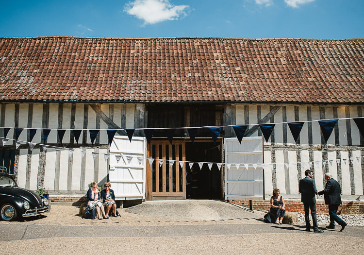 Super Cool Informal Party Wedding http://www.luisholden.com/