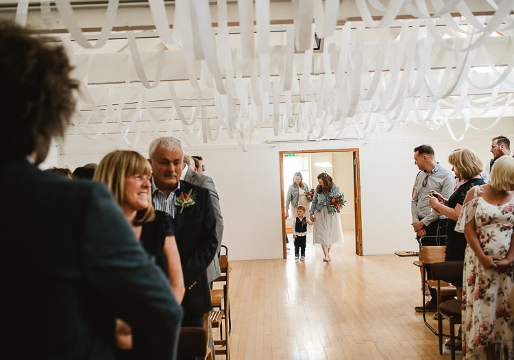 Super Cool Informal Party Wedding http://www.luisholden.com/