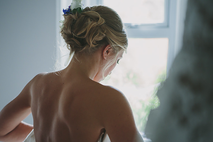 Pretty Country Gin Wedding http://www.victoriasomersethowphotography.co.uk/