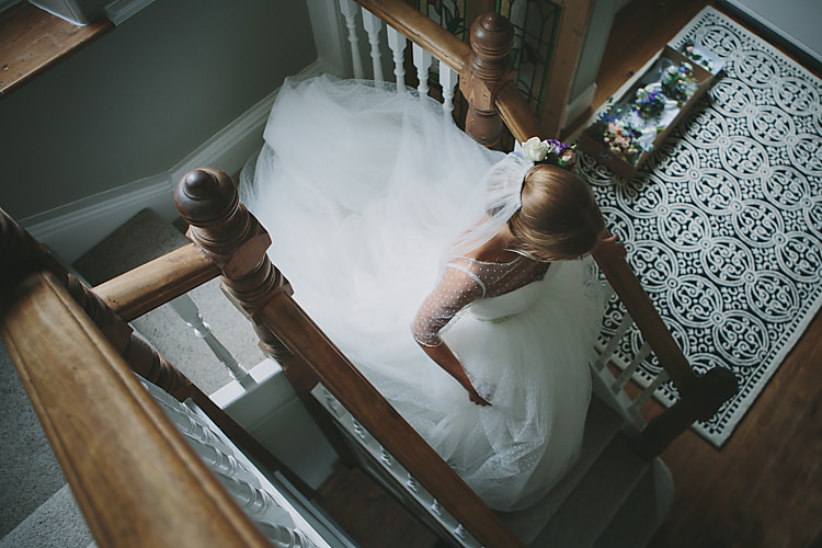 Pretty Country Gin Wedding http://www.victoriasomersethowphotography.co.uk/