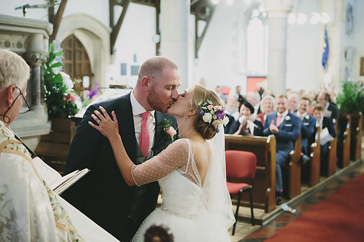 Pretty Country Gin Wedding http://www.victoriasomersethowphotography.co.uk/