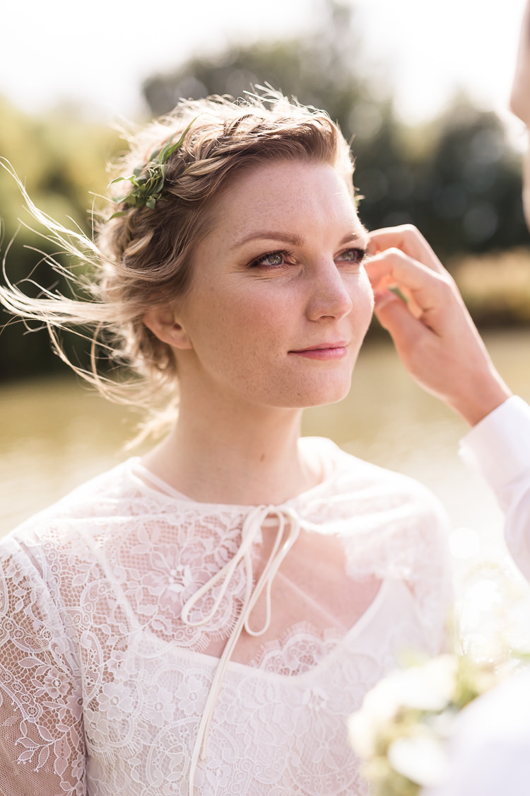 Natural Make Up Beauty Bride Bridal Organic Rustic Greenery Wedding Ideas http://sarahbrookesphotography.com/
