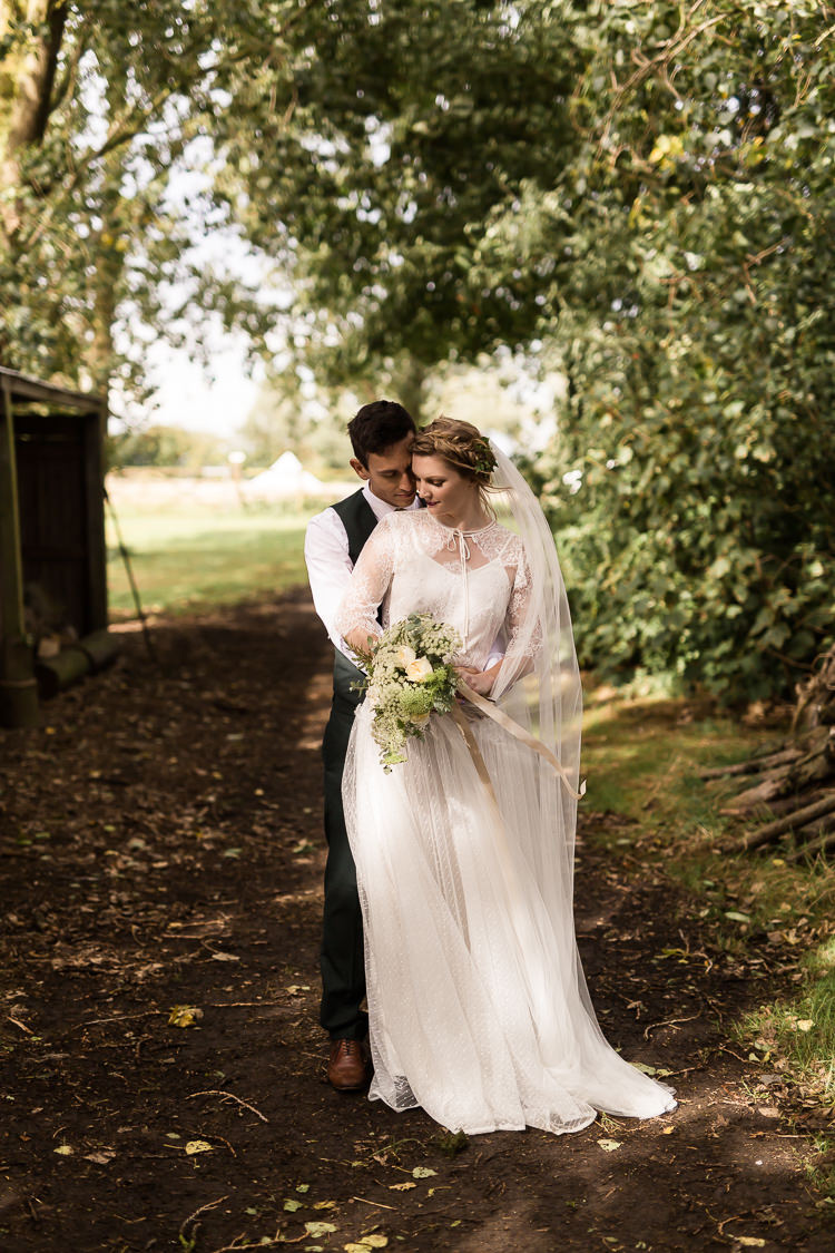 Organic Rustic Greenery Wedding Ideas http://sarahbrookesphotography.com/