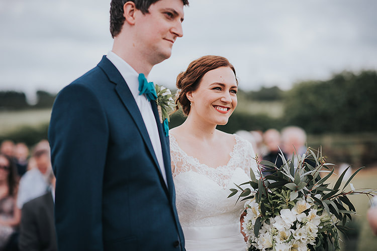 Happy Crafty Summer Farm Wedding http://twigandvine.photography/