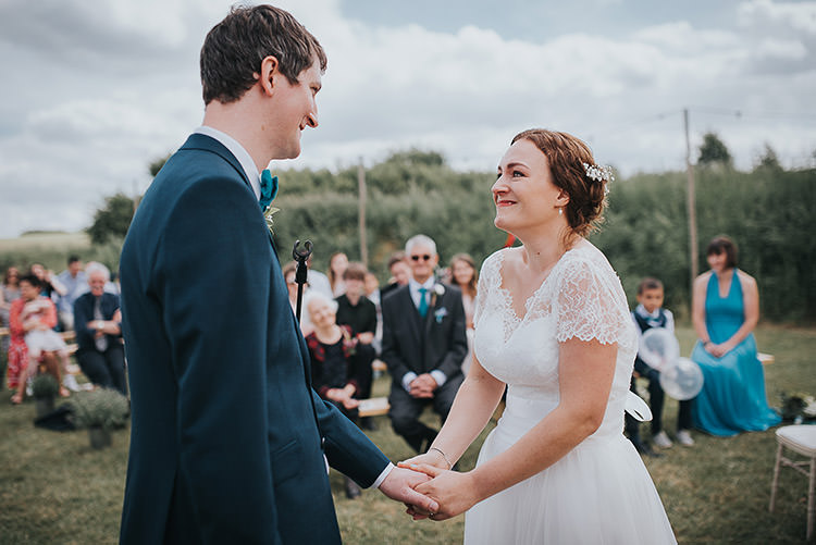 Happy Crafty Summer Farm Wedding http://twigandvine.photography/