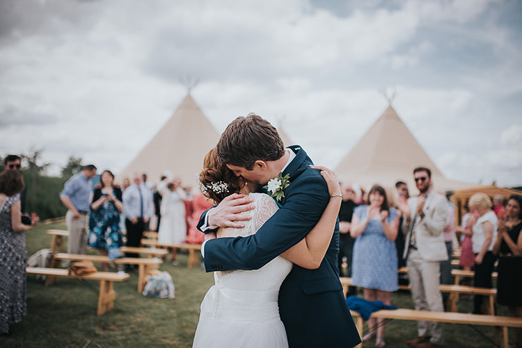 Happy Crafty Summer Farm Wedding http://twigandvine.photography/