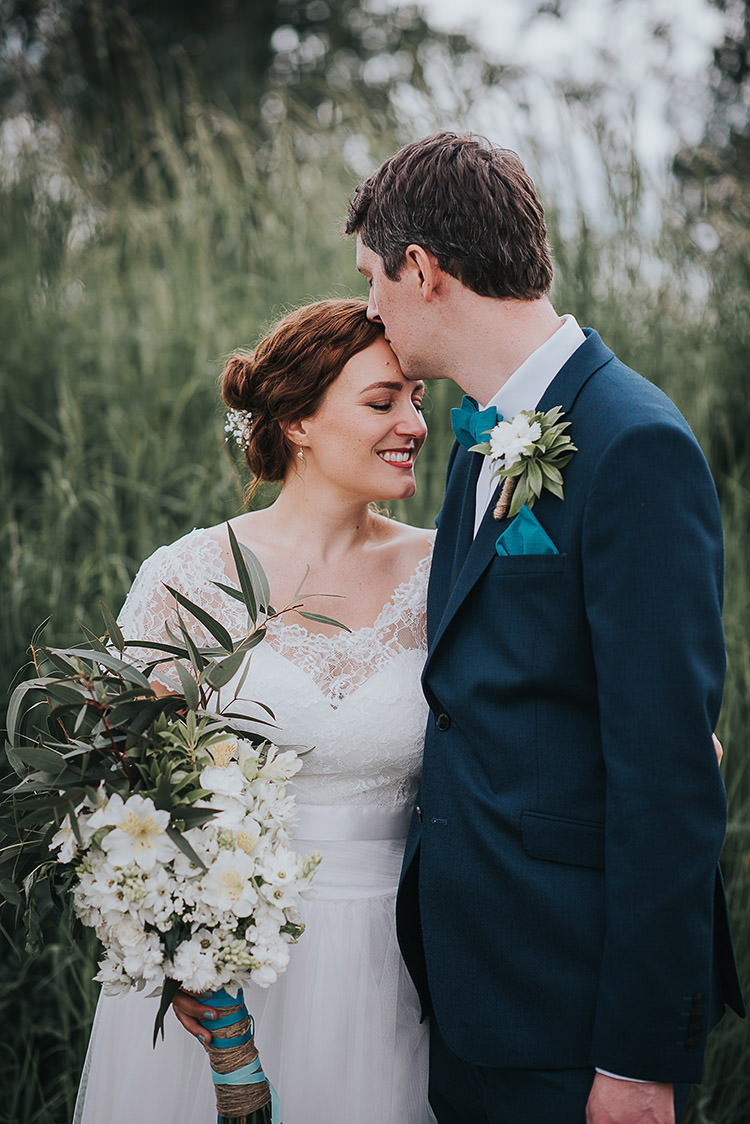 Happy Crafty Summer Farm Wedding http://twigandvine.photography/