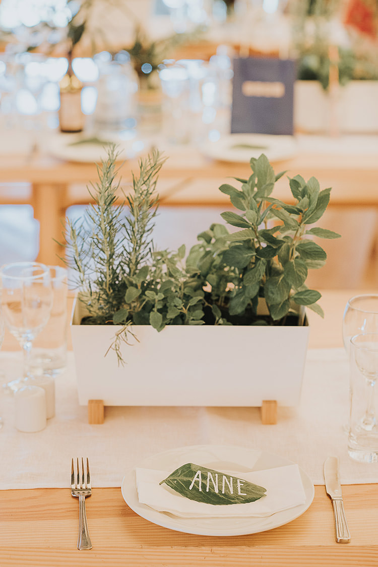 Place Setting Table Name Leaf Happy Crafty Summer Farm Wedding http://twigandvine.photography/