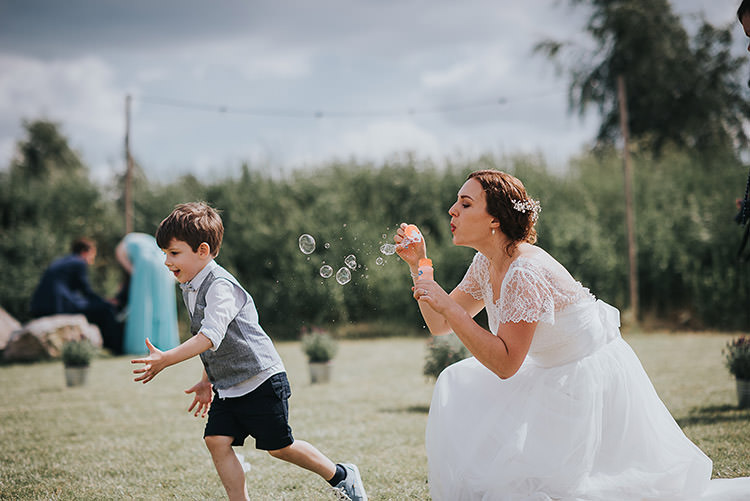 Happy Crafty Summer Farm Wedding http://twigandvine.photography/
