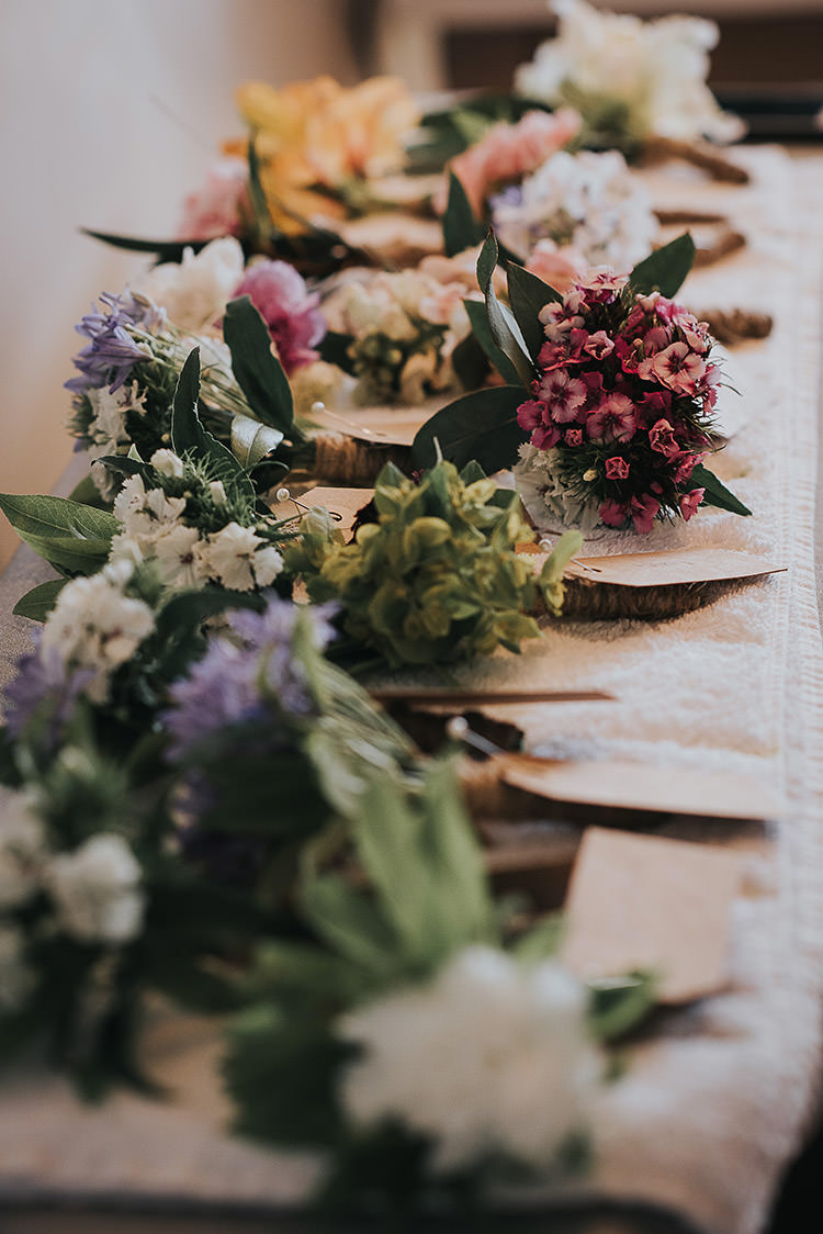 Bouquets Flowers DIY Happy Crafty Summer Farm Wedding http://twigandvine.photography/