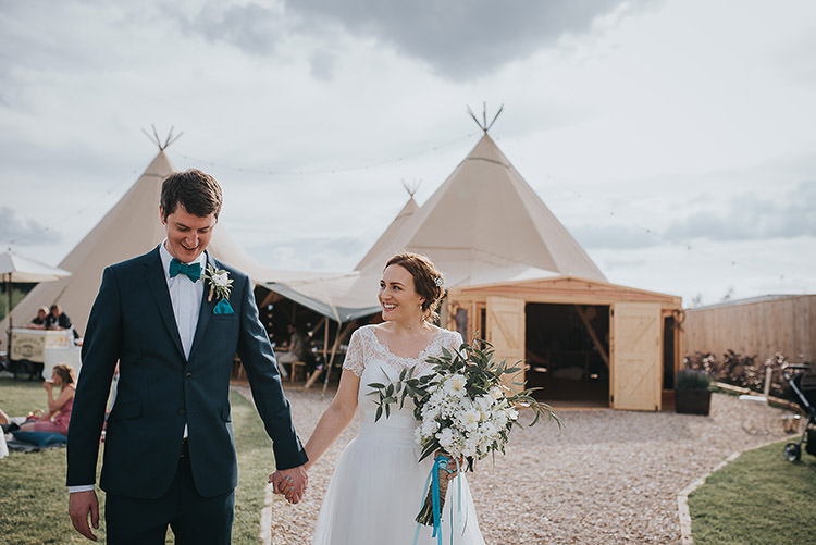 Happy Crafty Summer Farm Wedding http://twigandvine.photography/
