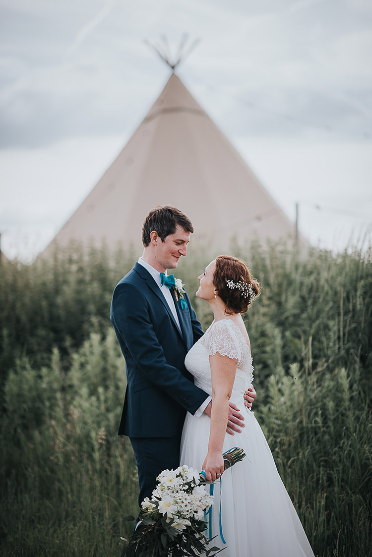 Happy Crafty Summer Farm Wedding http://twigandvine.photography/