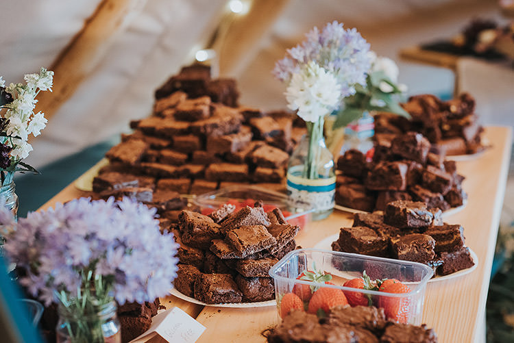 Happy Crafty Summer Farm Wedding http://twigandvine.photography/