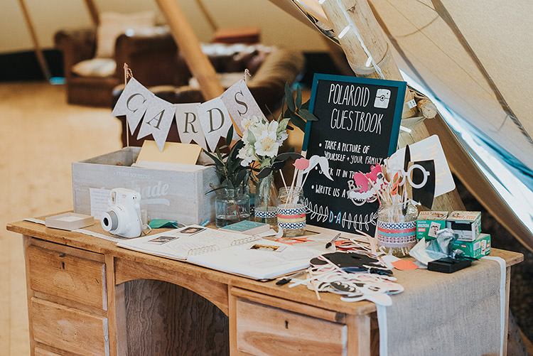 Happy Crafty Summer Farm Wedding http://twigandvine.photography/
