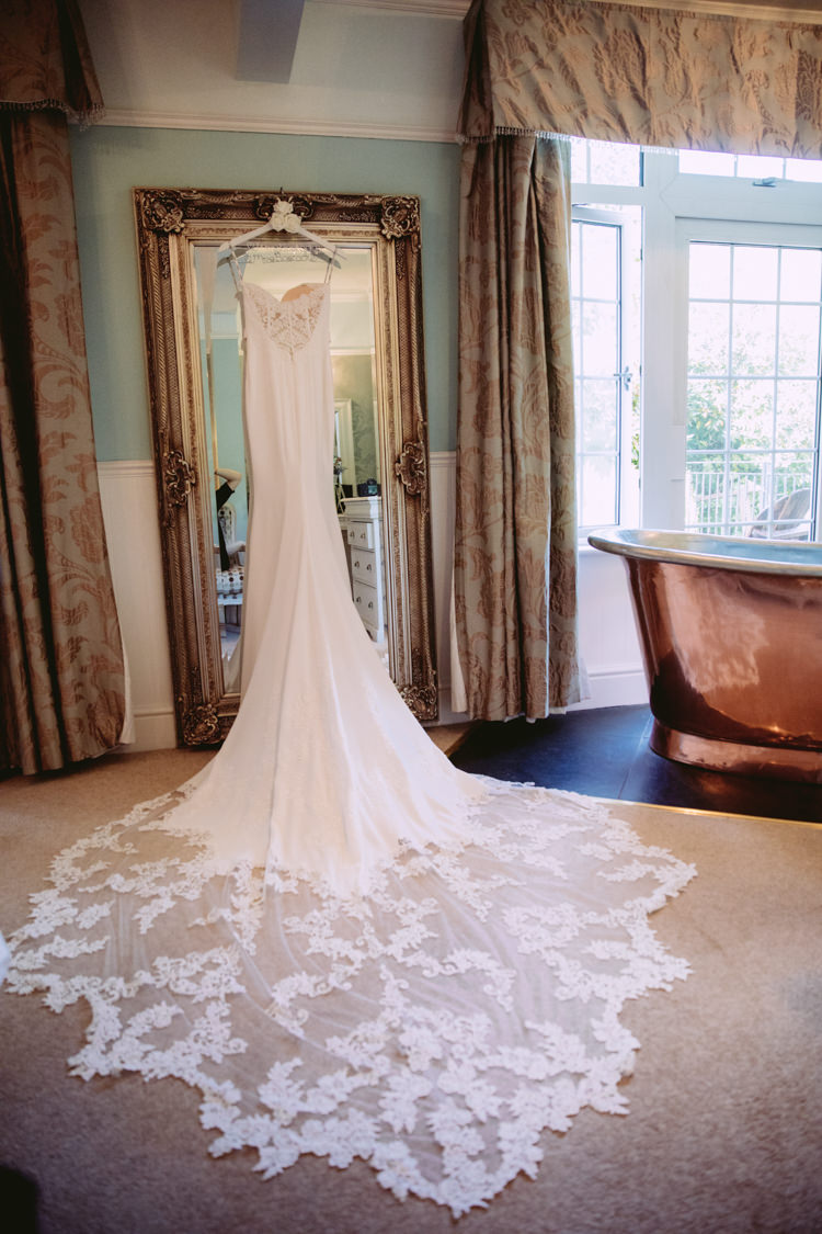 Rustic Cosy Autumn Wedding Lake District http://hayleybaxterphotography.com/