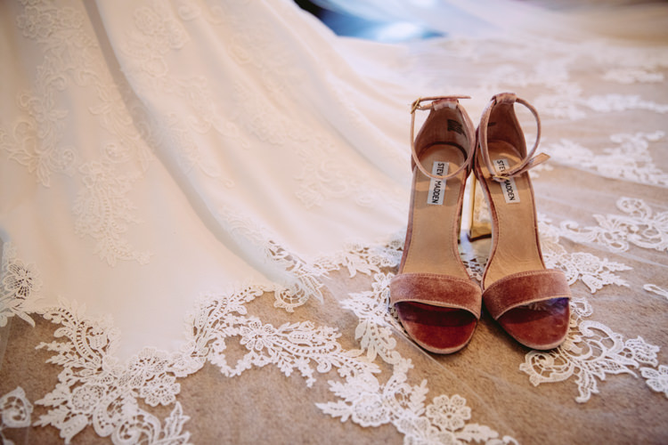 Rustic Cosy Autumn Wedding Lake District http://hayleybaxterphotography.com/
