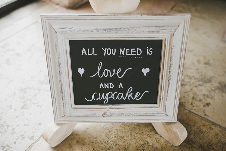 Untraditional Pretty Travel Barn Wedding https://www.georgimabee.com/