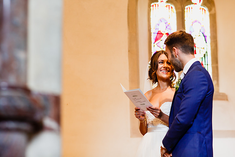Chic Country Cotswolds Barn Wedding http://annabphotography.co.uk/
